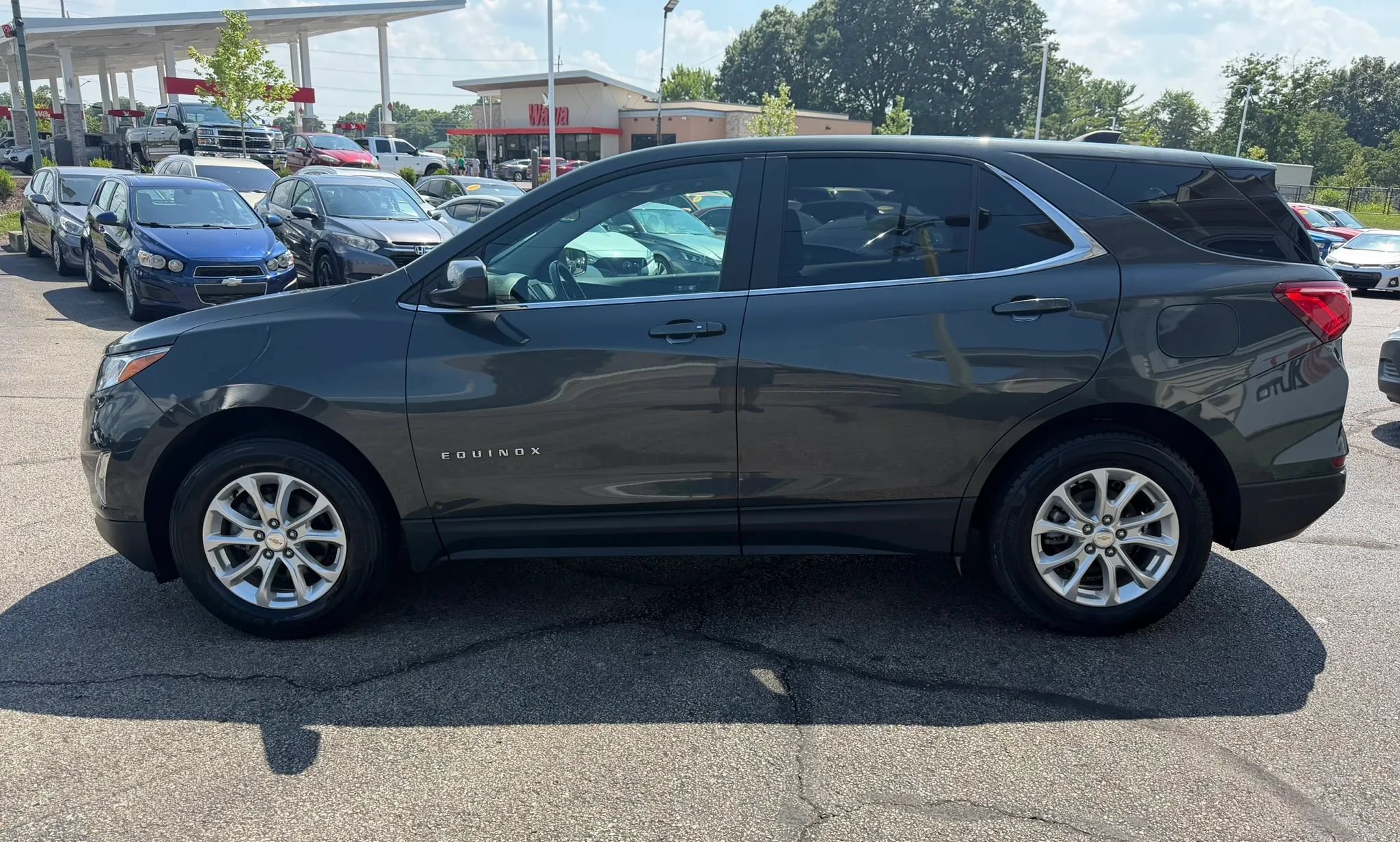 Used 2021 Chevrolet Equinox LT AWD/4WD image 2