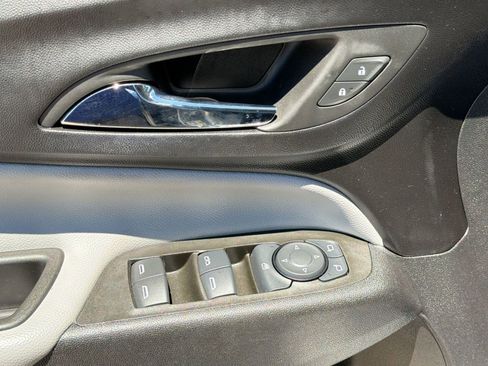 Used 2024 Chevrolet Equinox LT FWD image 21