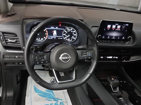 Used 2023 Nissan Rogue SV w/ SV Premium B Package FWD image 11