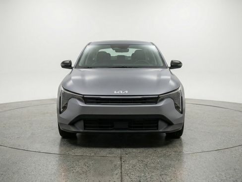 Used 2025 Kia K4 FWD image 2