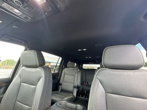 Used 2023 Chevrolet Suburban Premier image 33