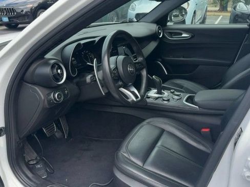 Used 2022 Alfa Romeo Giulia Sprint AWD/4WD image 8