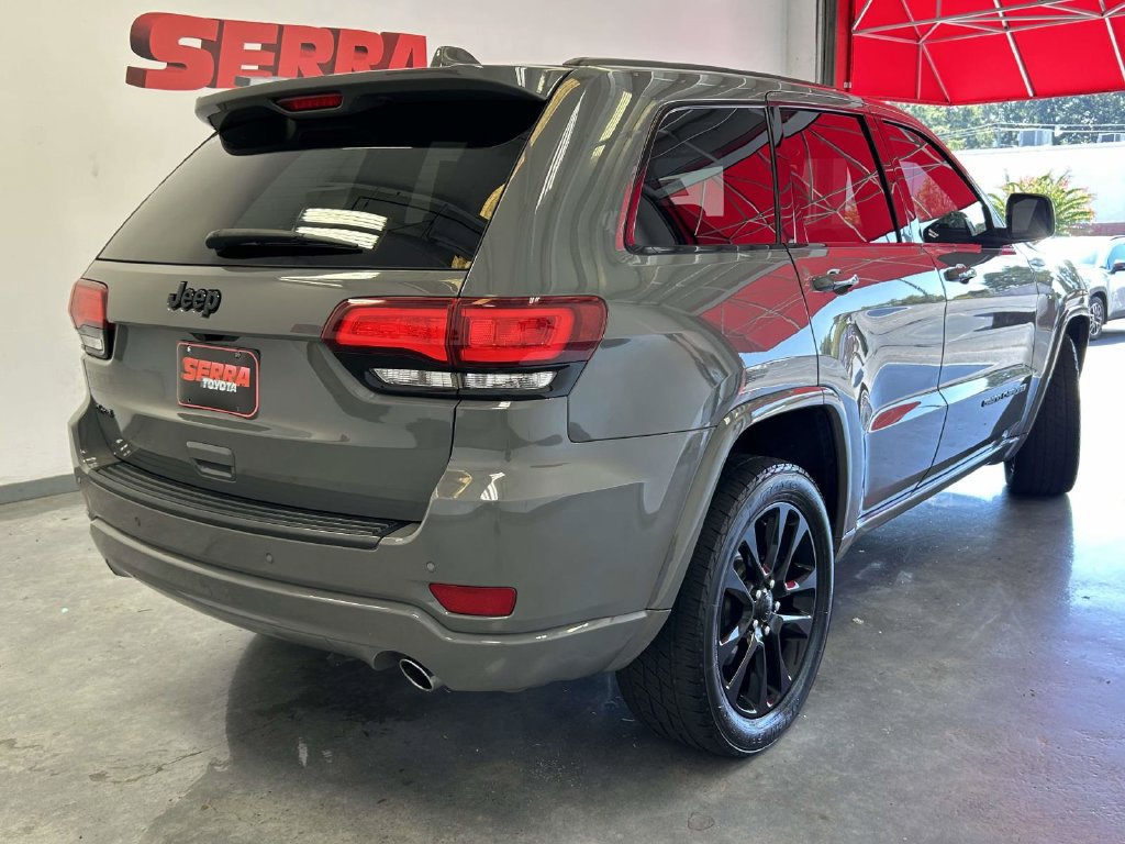 Used 2019 Jeep Grand Cherokee Altitude AWD/4WD image 3