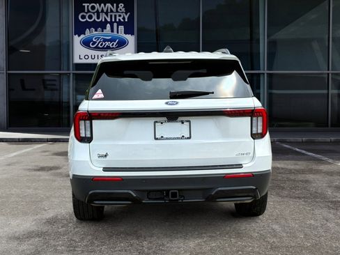 Used 2025 Ford Explorer ST-Line w/ ST-Line Street Pack AWD/4WD image 4