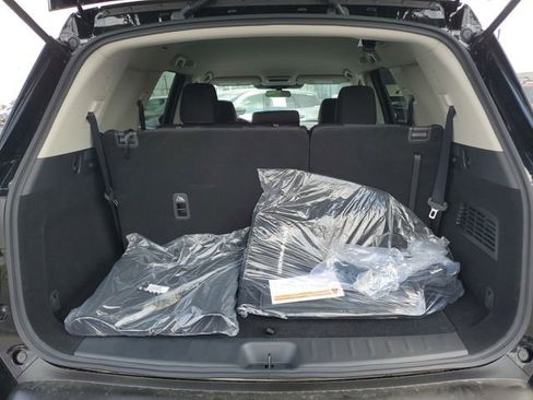 New 2026 Nissan Pathfinder S image 12