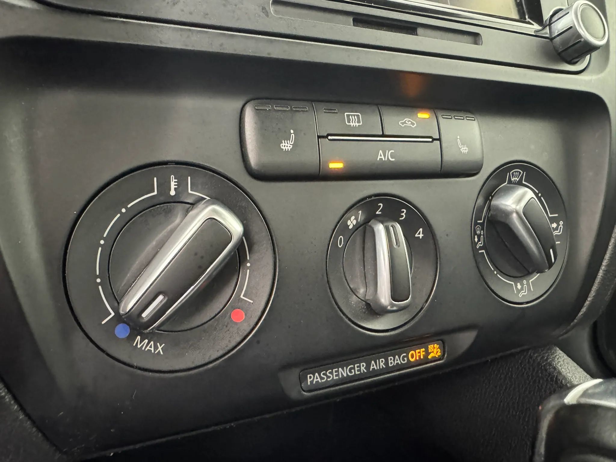 Used 2014 Volkswagen Jetta SE FWD image 18