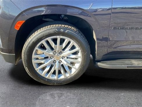 Used 2023 Chevrolet Suburban RST w/ Luxury Package image 19