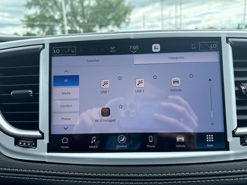 New 2027 Chrysler Pacifica Select AWD/4WD image 46