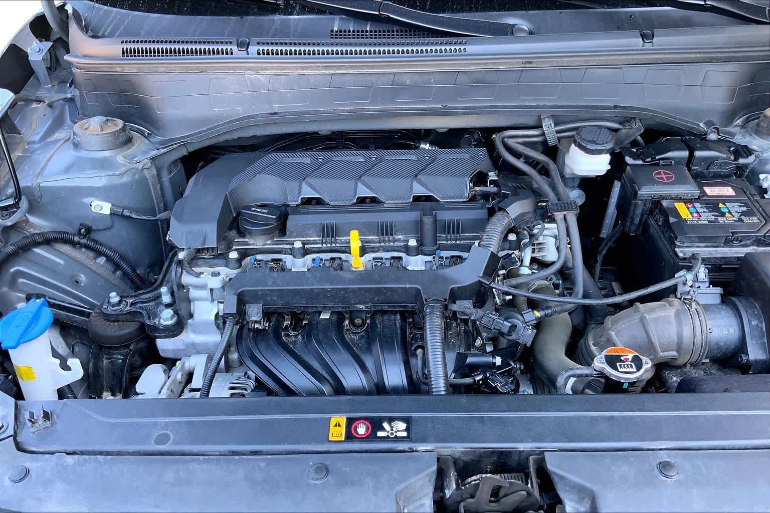 Certified 2025 Hyundai Venue SEL FWD image 29