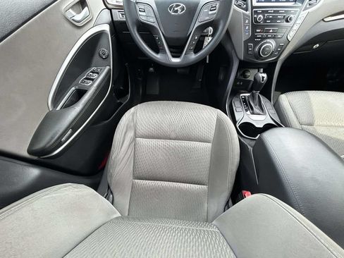 Used 2017 Hyundai Santa Fe SE FWD image 13