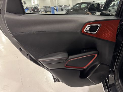 Used 2023 Kia Soul GT-Line image 32
