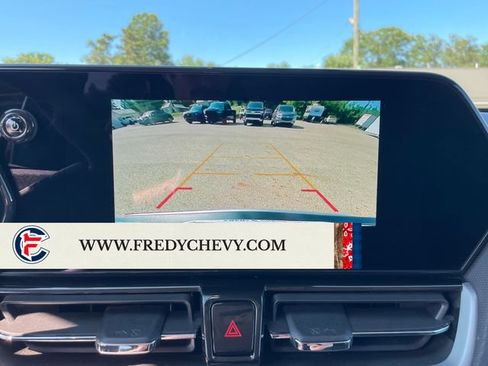 Used 2025 Chevrolet TrailBlazer LT AWD/4WD image 19