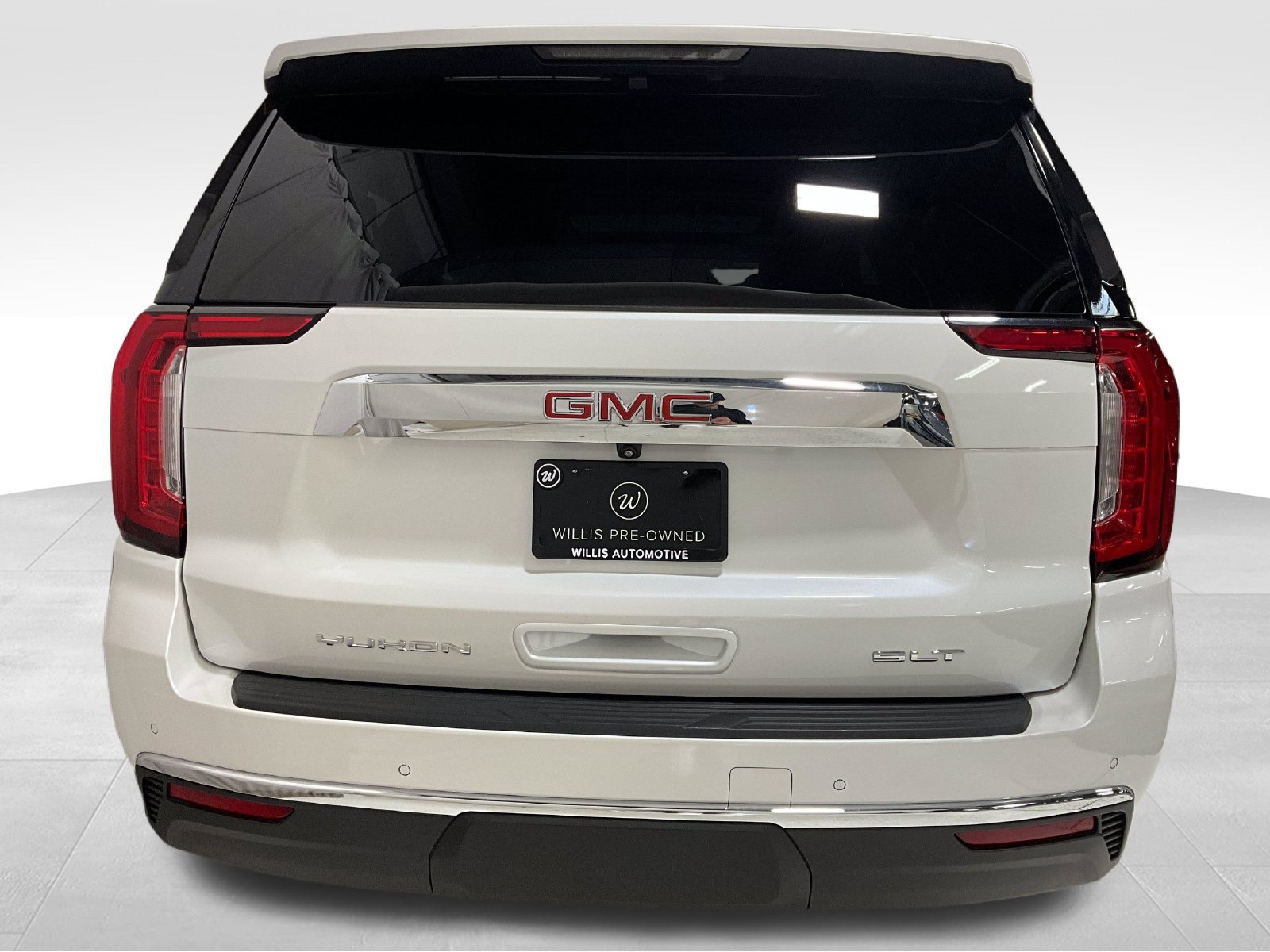 Used 2023 GMC Yukon XL SLT w/ SLT Premium Package AWD/4WD image 6