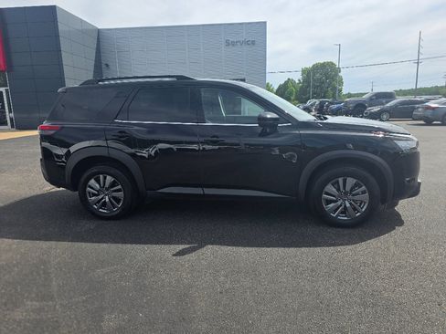 Used 2025 Nissan Pathfinder SV AWD/4WD image 2