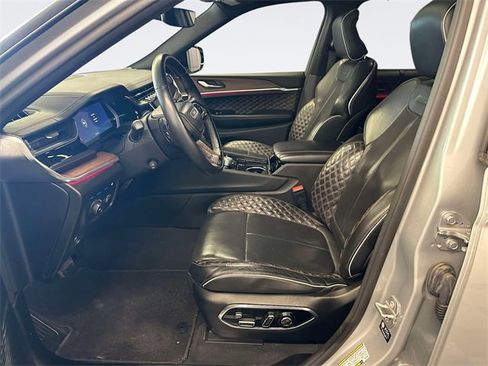 Used 2022 Jeep Grand Cherokee Summit w/ Luxury Tech Group V image 13