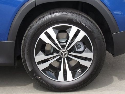 Used 2025 Mercedes-Benz GLB 250 4MATIC image 38