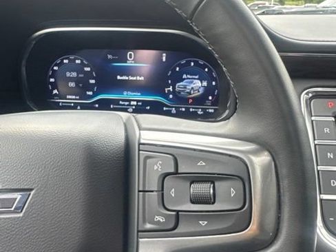 Used 2023 Chevrolet Tahoe Z71 w/ Luxury Package AWD/4WD image 25