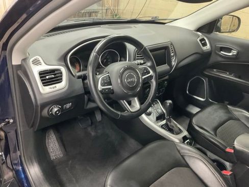 Used 2020 Jeep Compass Latitude w/ Cold Weather Group AWD/4WD image 6