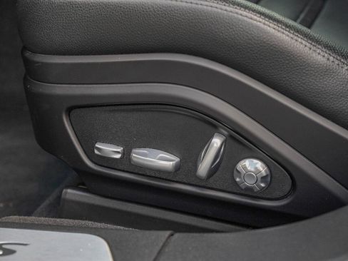 Used 2018 Porsche Panamera 4S image 26