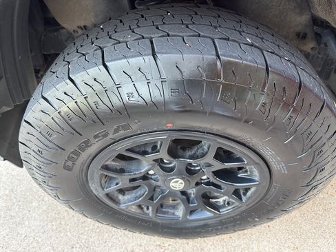 Used 2021 Toyota Tacoma SR5 image 21