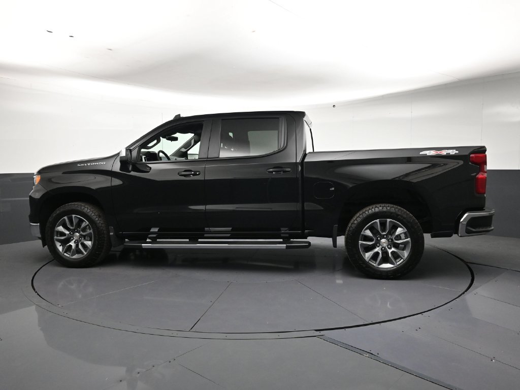 Used 2026 Chevrolet Silverado 1500 LT AWD/4WD image 2