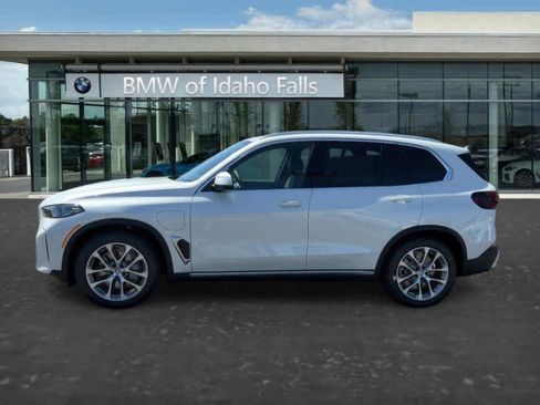 New 2026 BMW X5 xDrive50e AWD/4WD image 4