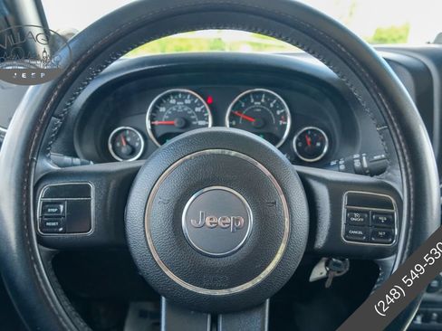 Used 2012 Jeep Wrangler Unlimited Sahara AWD/4WD image 15