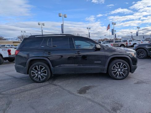 Used 2019 GMC Acadia SLT w/ Black Edition image 2