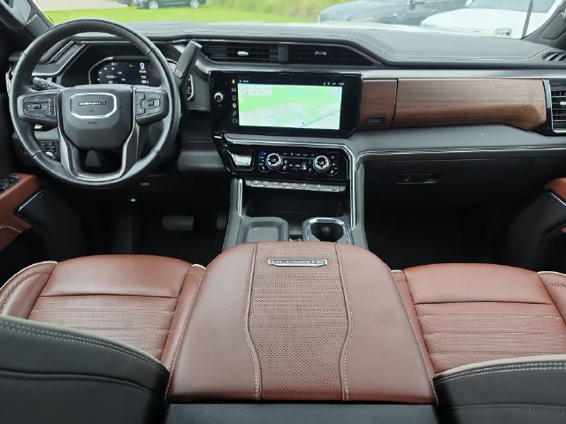 Used 2025 GMC Sierra 2500 Denali Ultimate AWD/4WD image 6