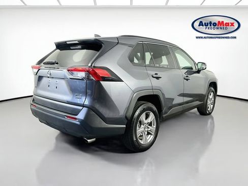 Used 2025 Toyota RAV4 XLE AWD/4WD image 2