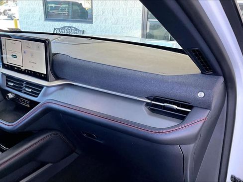 Used 2025 Ford Explorer ST-Line AWD/4WD image 18