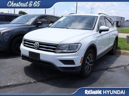 Used 2020 Volkswagen Tiguan SE w/ Panoramic Sunroof Package FWD image 11
