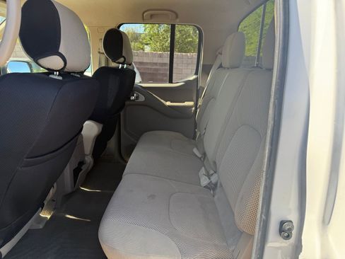 Used 2009 Nissan Frontier SE w/ SE Value Truck Pkg RWD image 11