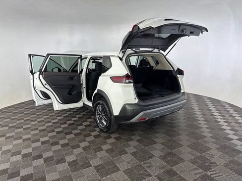 Used 2023 Nissan Rogue S AWD/4WD image 16