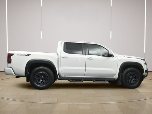 Certified 2025 Nissan Frontier Pro-X RWD image 24