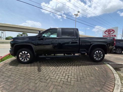 Used 2024 Chevrolet Silverado 2500 Custom w/ Custom Value Package AWD/4WD image 3