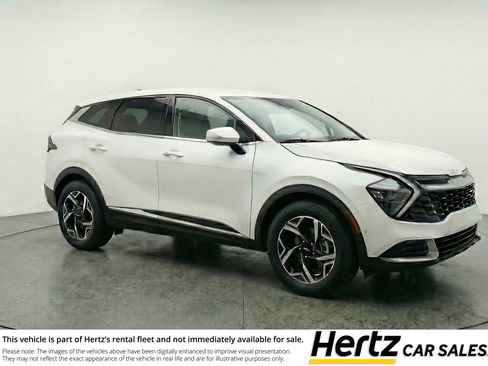 Used 2025 Kia Sportage LX image 1