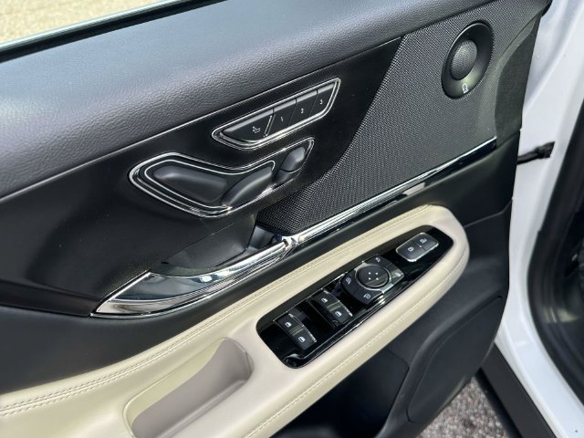 Used 2025 Lincoln Corsair Grand Touring w/ Equipment Group 302A AWD/4WD image 23