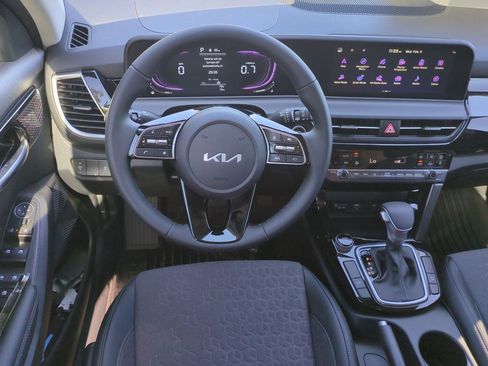 New 2026 Kia Seltos S image 16