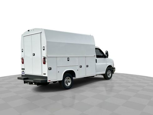 New 2025 GMC Savana 3500 w/ Power Convenience Package image 8