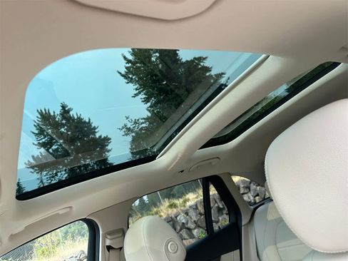 Used 2020 Mercedes-Benz GLC 300 4MATIC image 14