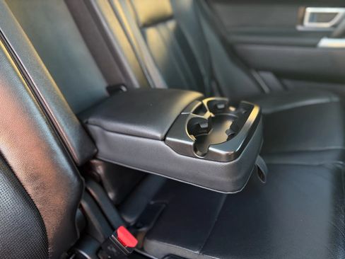 Used 2018 Land Rover Discovery Sport HSE image 37