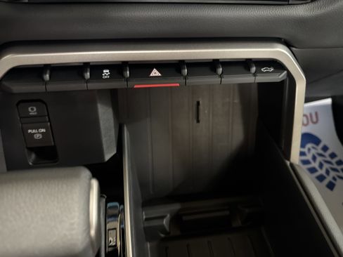 Used 2025 Toyota Tundra Limited image 24