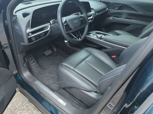 Used 2024 Cadillac Lyriq Sport AWD/4WD image 10