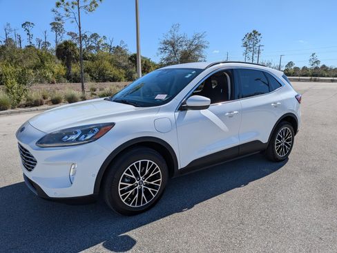 Used 2022 Ford Escape Titanium w/ Titanium Premium Package image 9