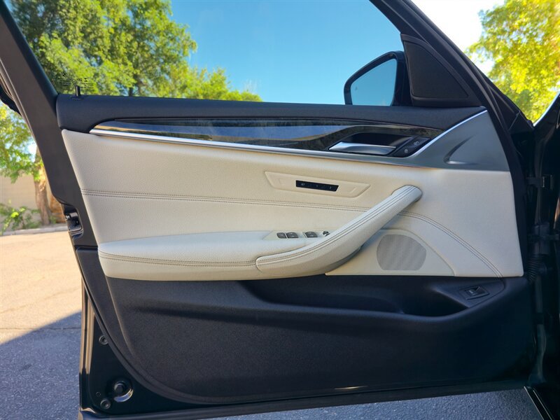Used 2019 BMW 540i w/ Convenience Package RWD image 12