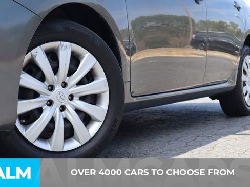 Used 2013 Toyota Corolla LE image 3