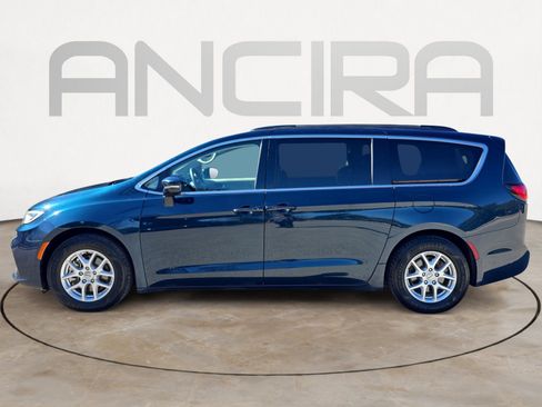 Used 2022 Chrysler Pacifica Touring-L image 6