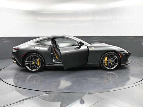 Used 2022 Ferrari Roma image 38