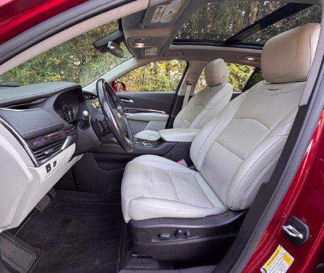 Used 2020 Cadillac XT4 Luxury FWD image 17